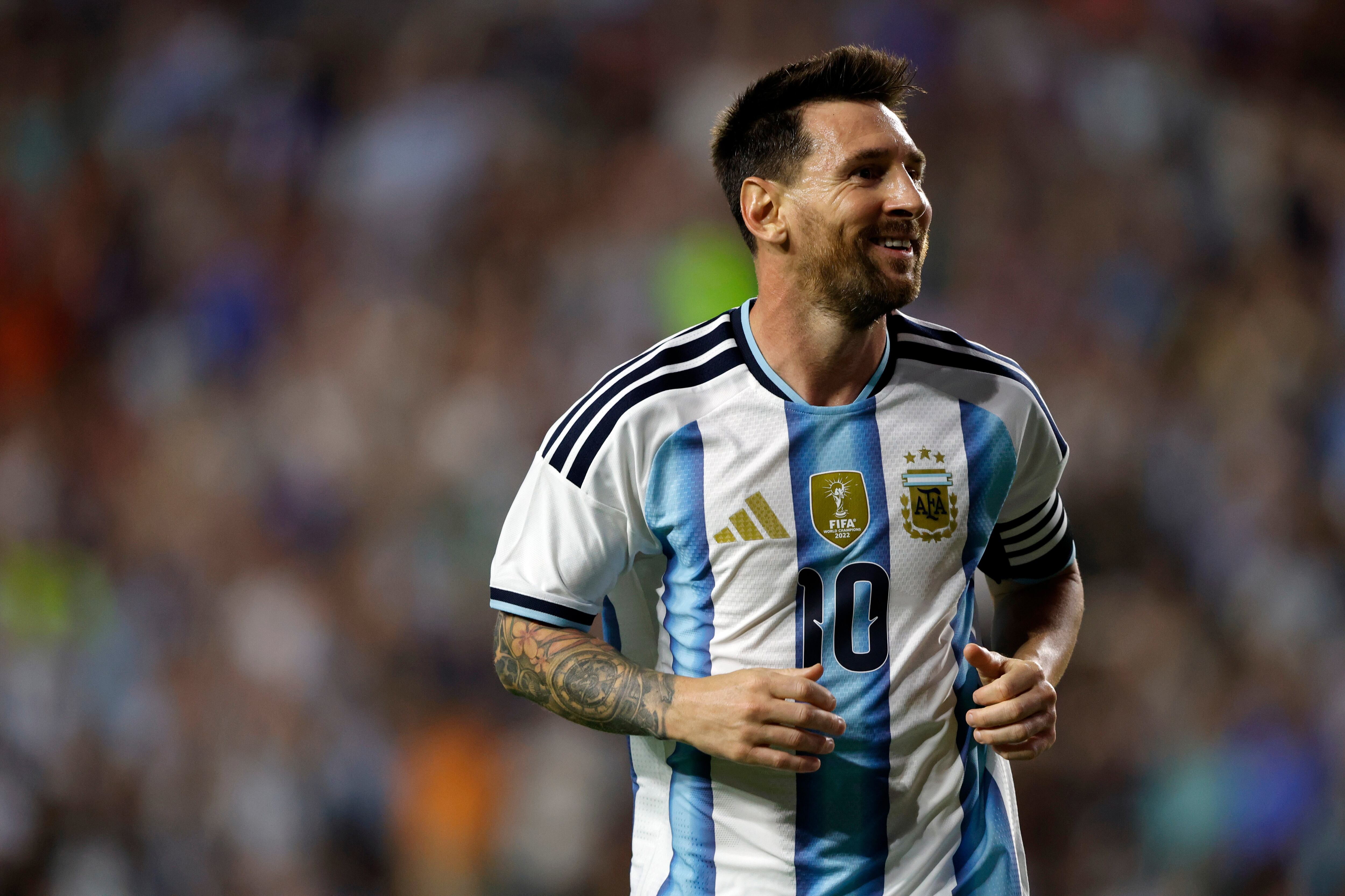 El capitán argentino Lionel Messi durante el partido amistoso contra Islandia, el martes 9 de junio, 2026, en Auburn, Alabama. (AP Foto/Butch Dill)