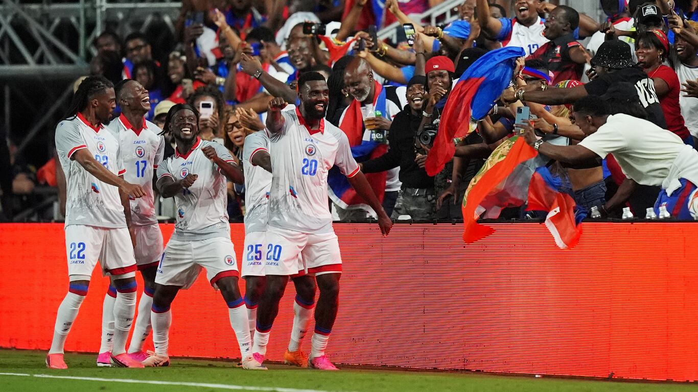 Haití sorprendió a Nueva Zelanda y lo goleó por 4 a 0. (Foto: Rebecca Blackwell/AP)