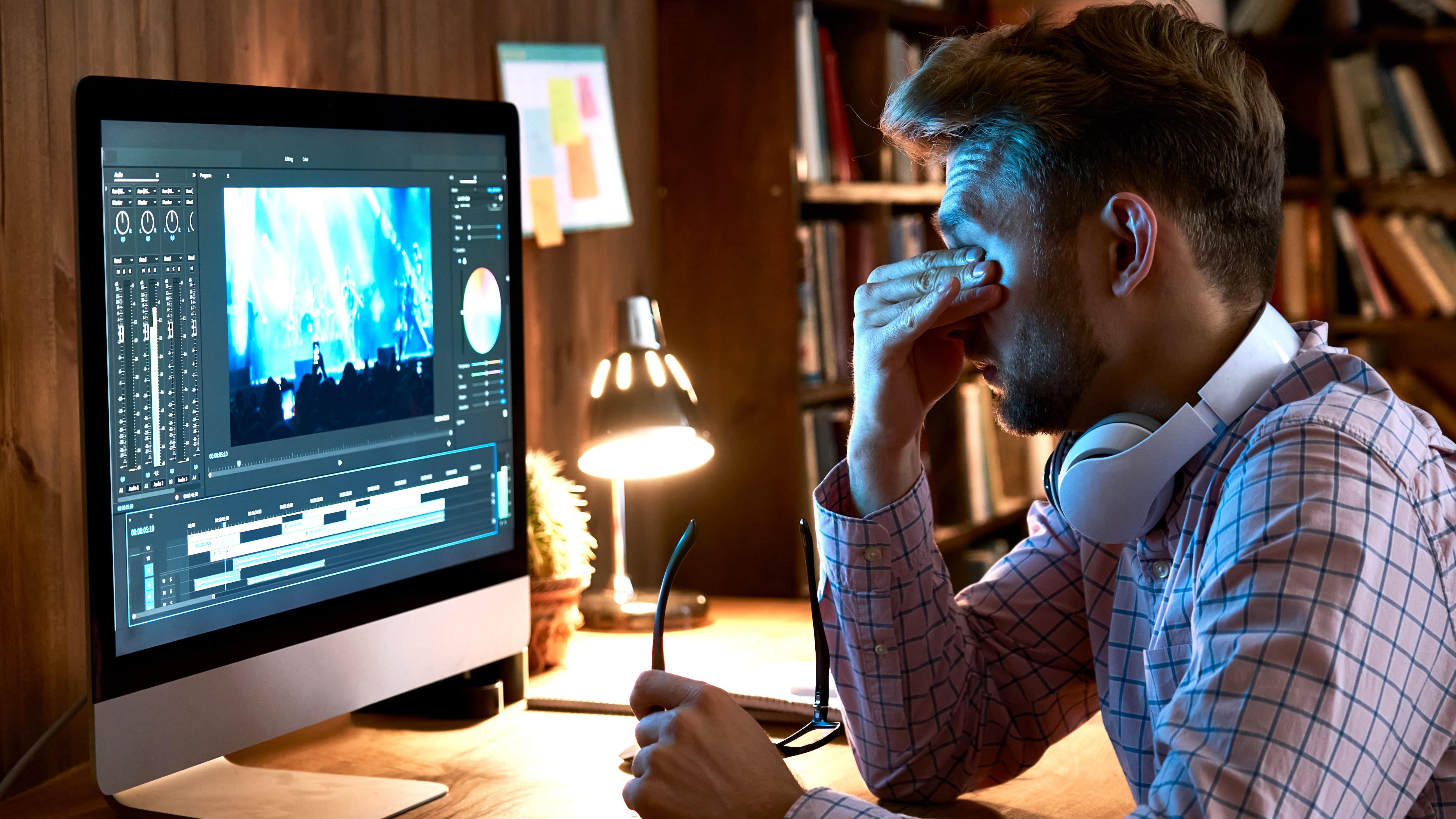 Sentirse cansado a media mañana es un síntoma de no haber dormido bien. (Foto: Adobe Stock)