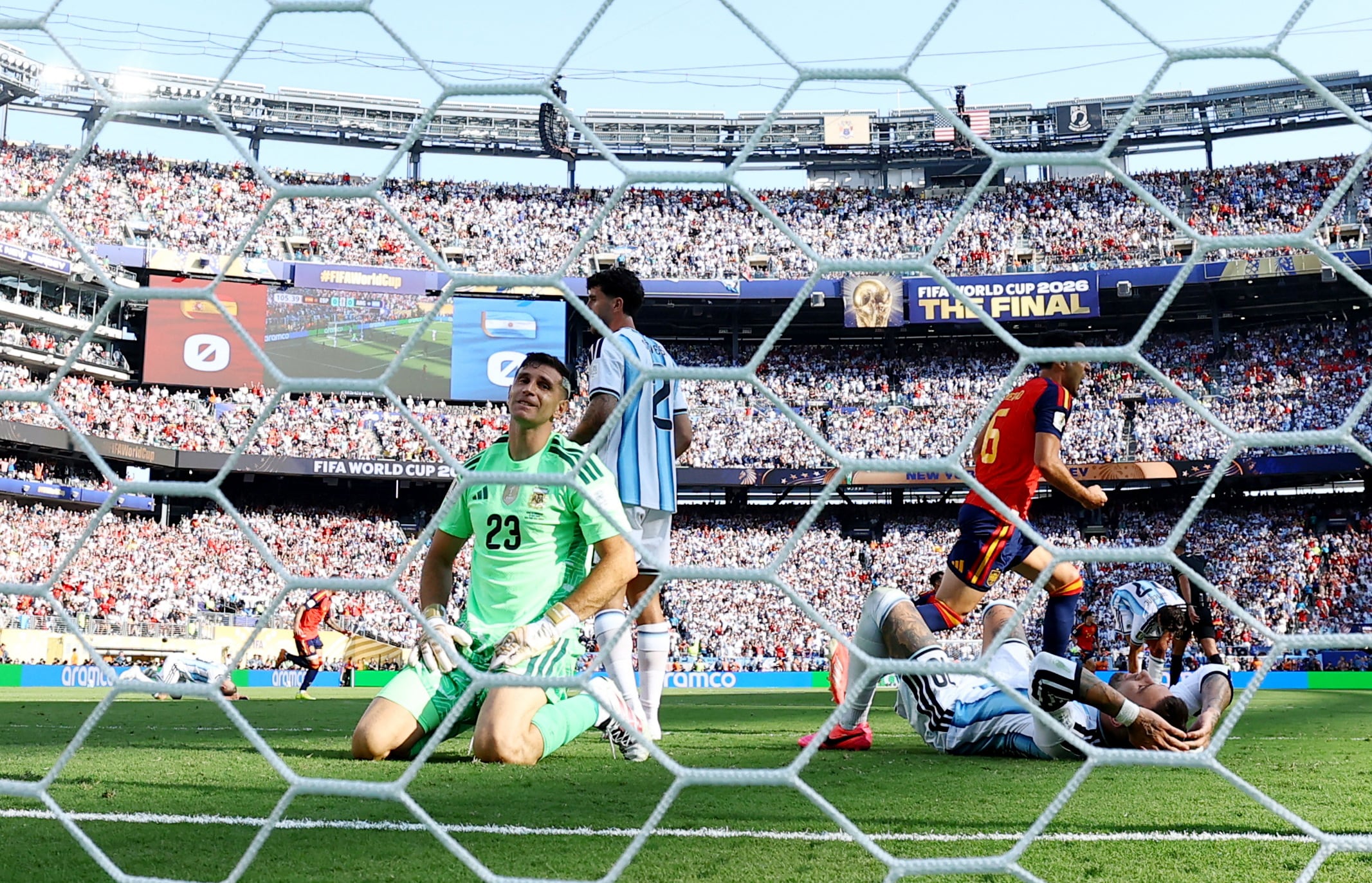 Emiliano Martinez. REUTERS/Kai Pfaffenbach