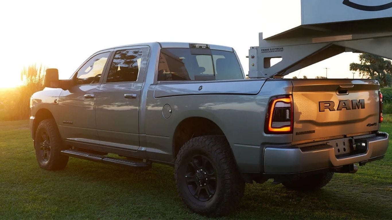 La RAM 2500, en sus dos versiones, equipa un motor cummings 6.7L Turbo diesel que otorga 373 CV y 1152 Nm de torque. Foto: RAM.