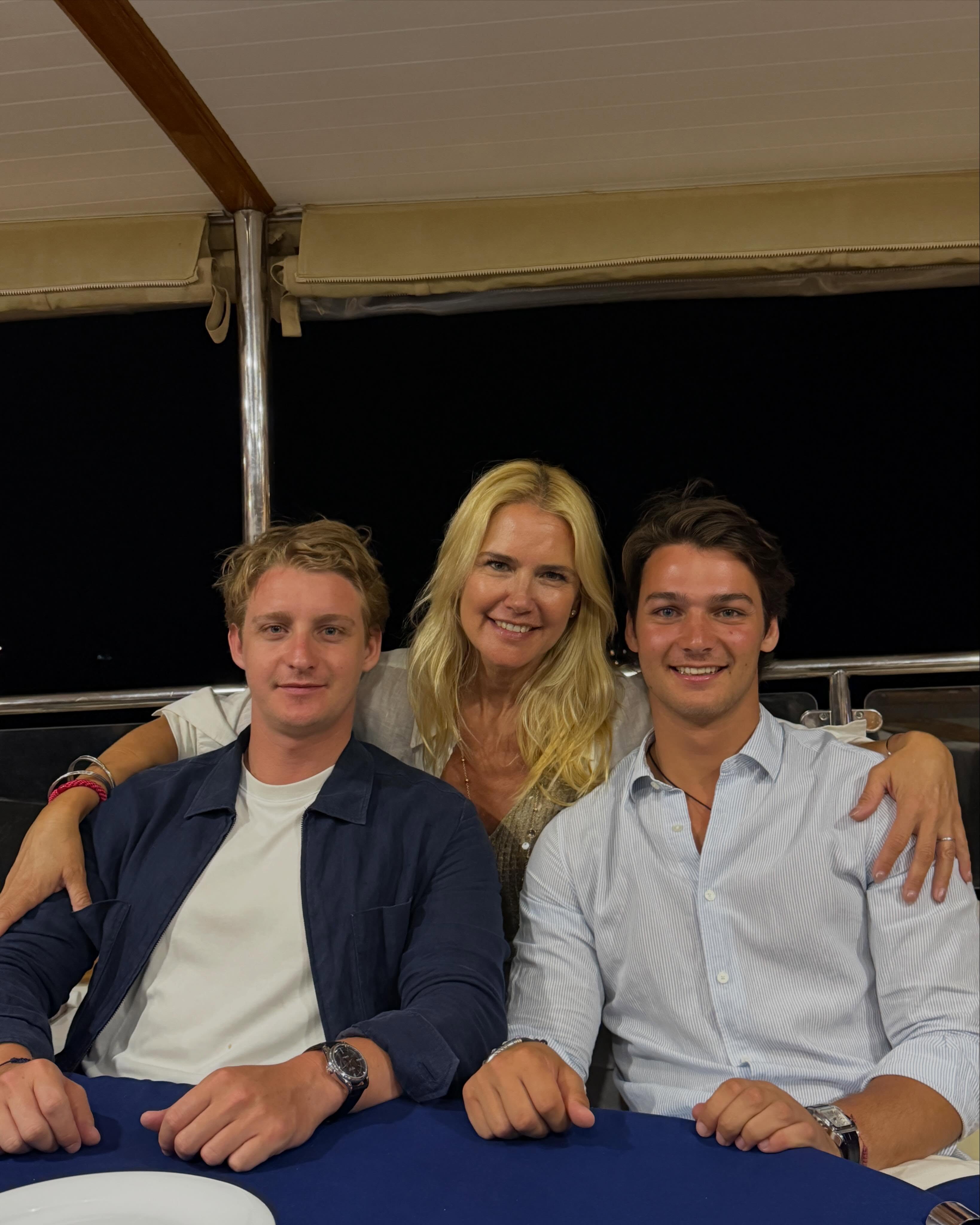 Valeria Mazza junto a Balthazar y Tiziano Gravier. (Foto: Instagram/@valeriamazzaok)