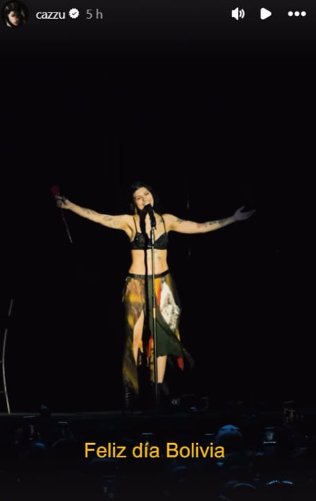 Su especial show en Santa Cruz. (Fuente: Instagram/cazzu)