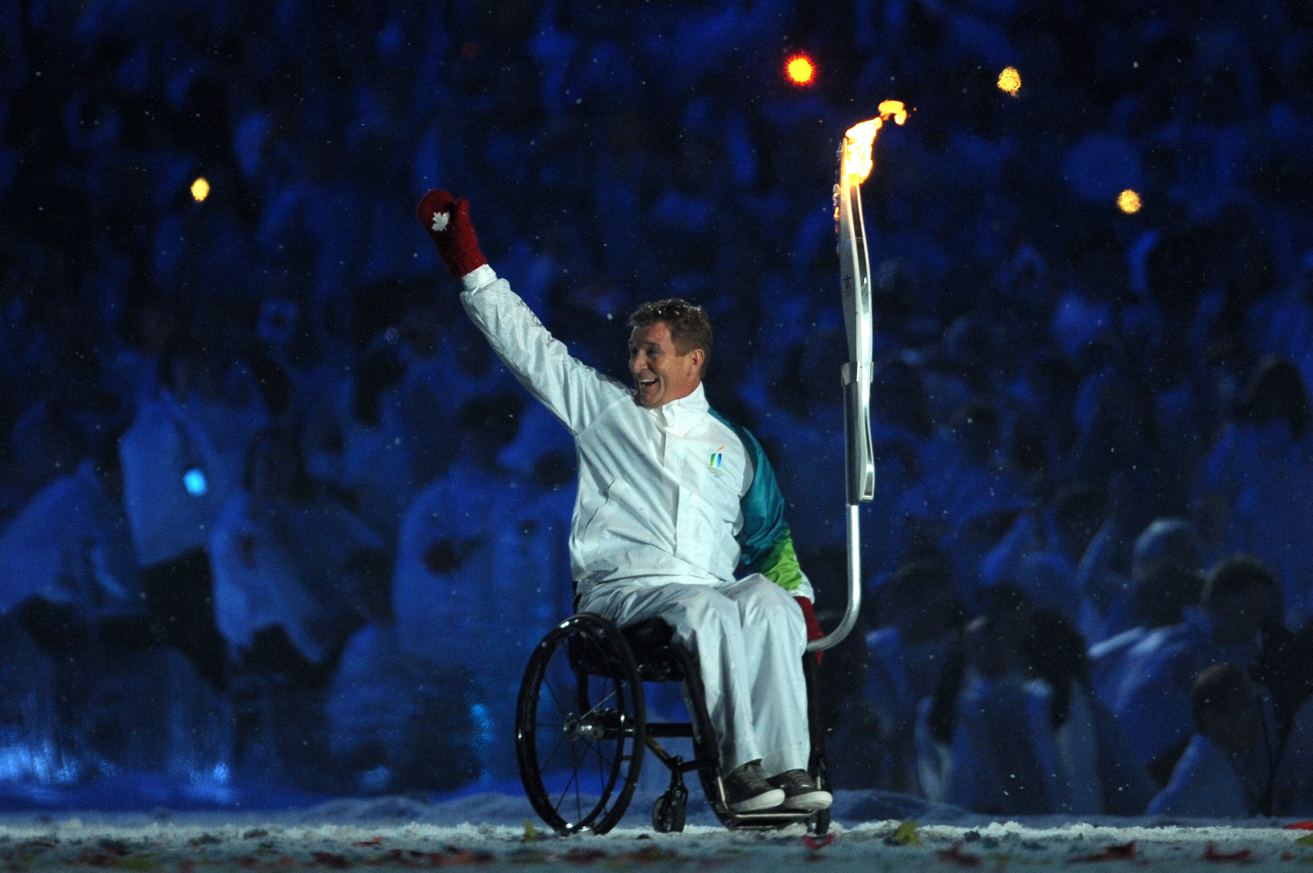 Rick Hansen recorrió el mundo en su silla de ruedas. (Foto: AFP)
