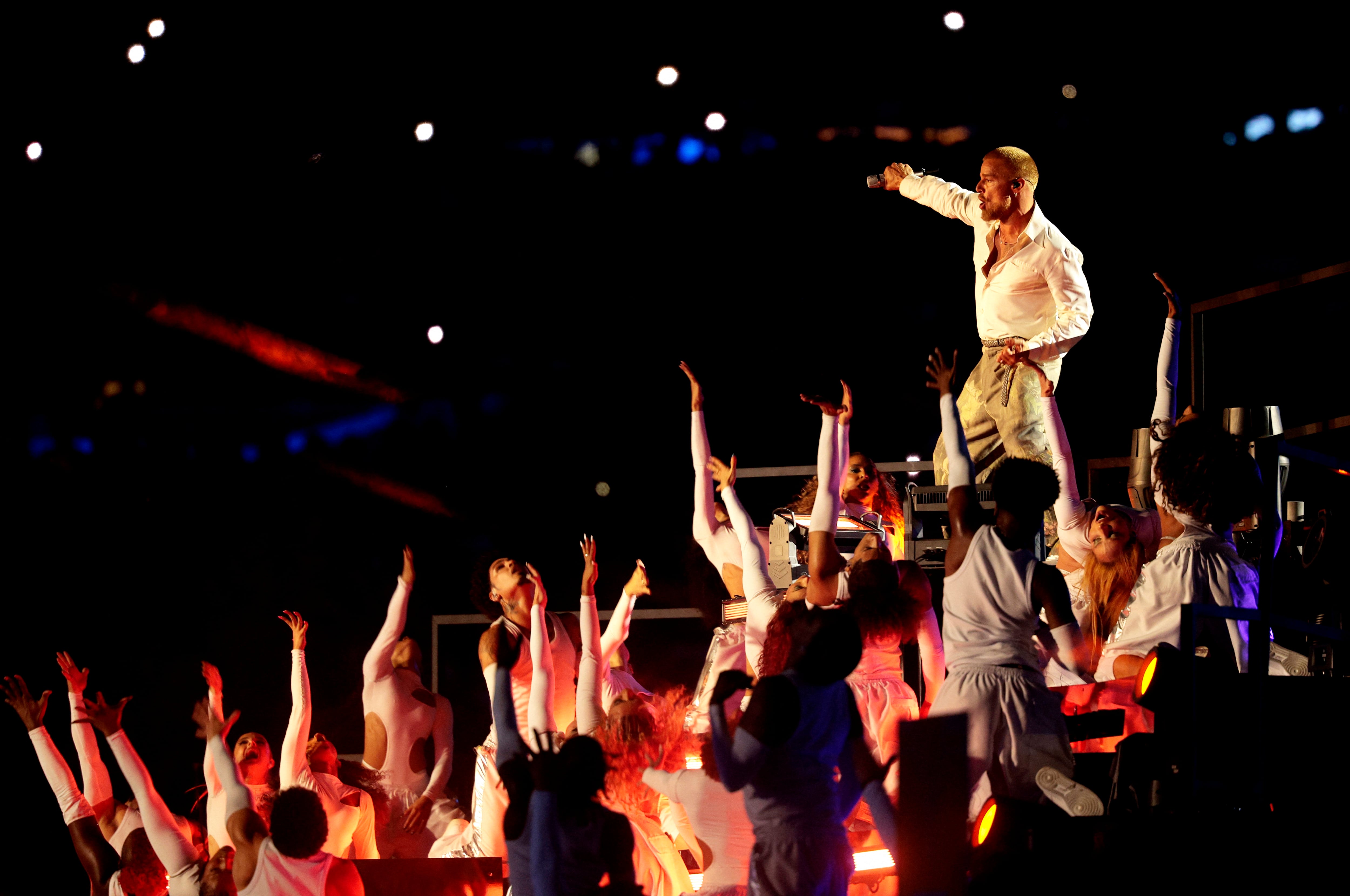 Ricky Martin actuando en el entretiempo del NFL Rio Game realizado en el Estadio Maracaná. (Foto:  REUTERS/Brian Snyder).