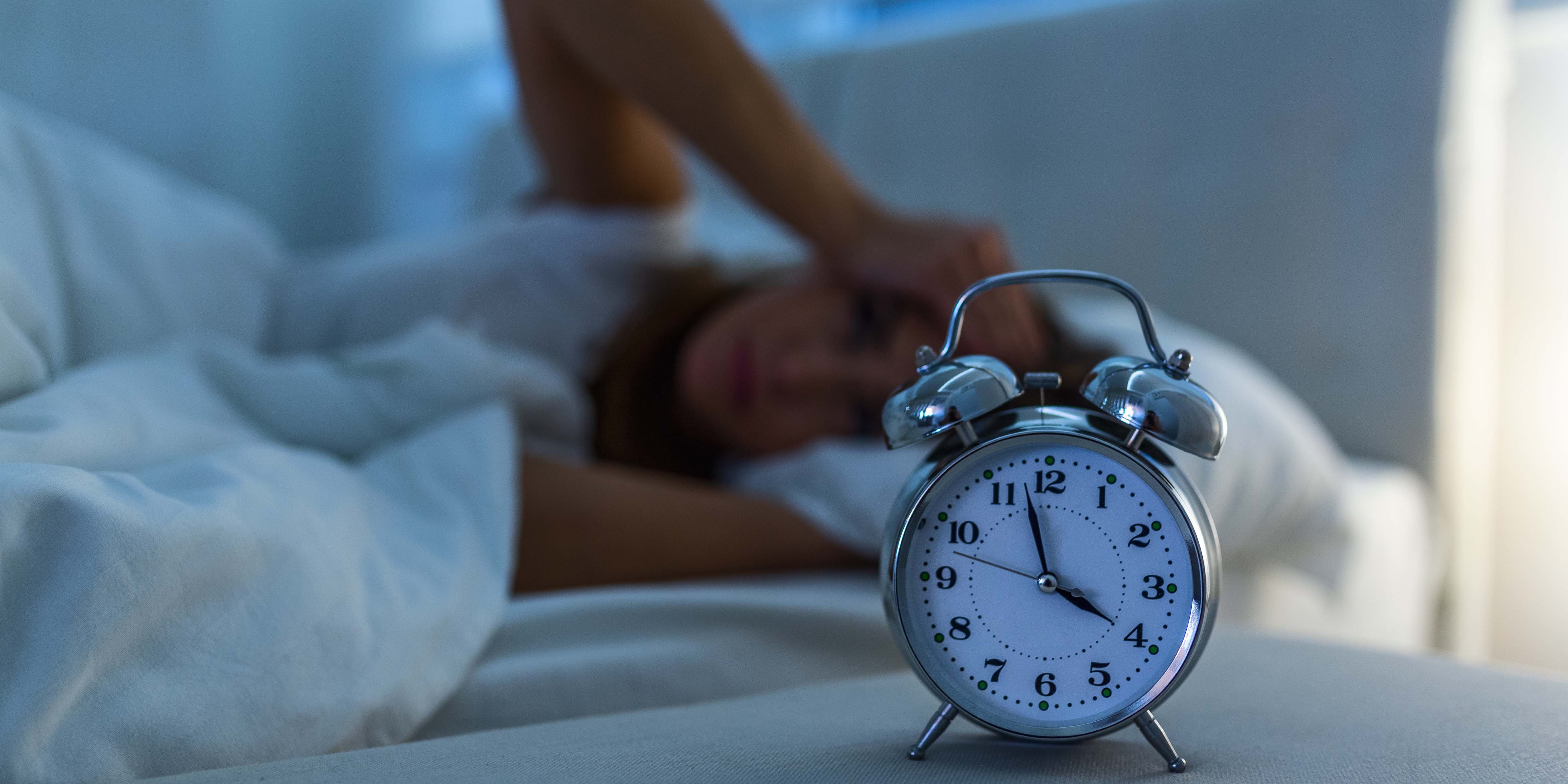 La carencia de descanso actúa como un detonante que altera el equilibrio mental.(Foto: Adobe Stock)