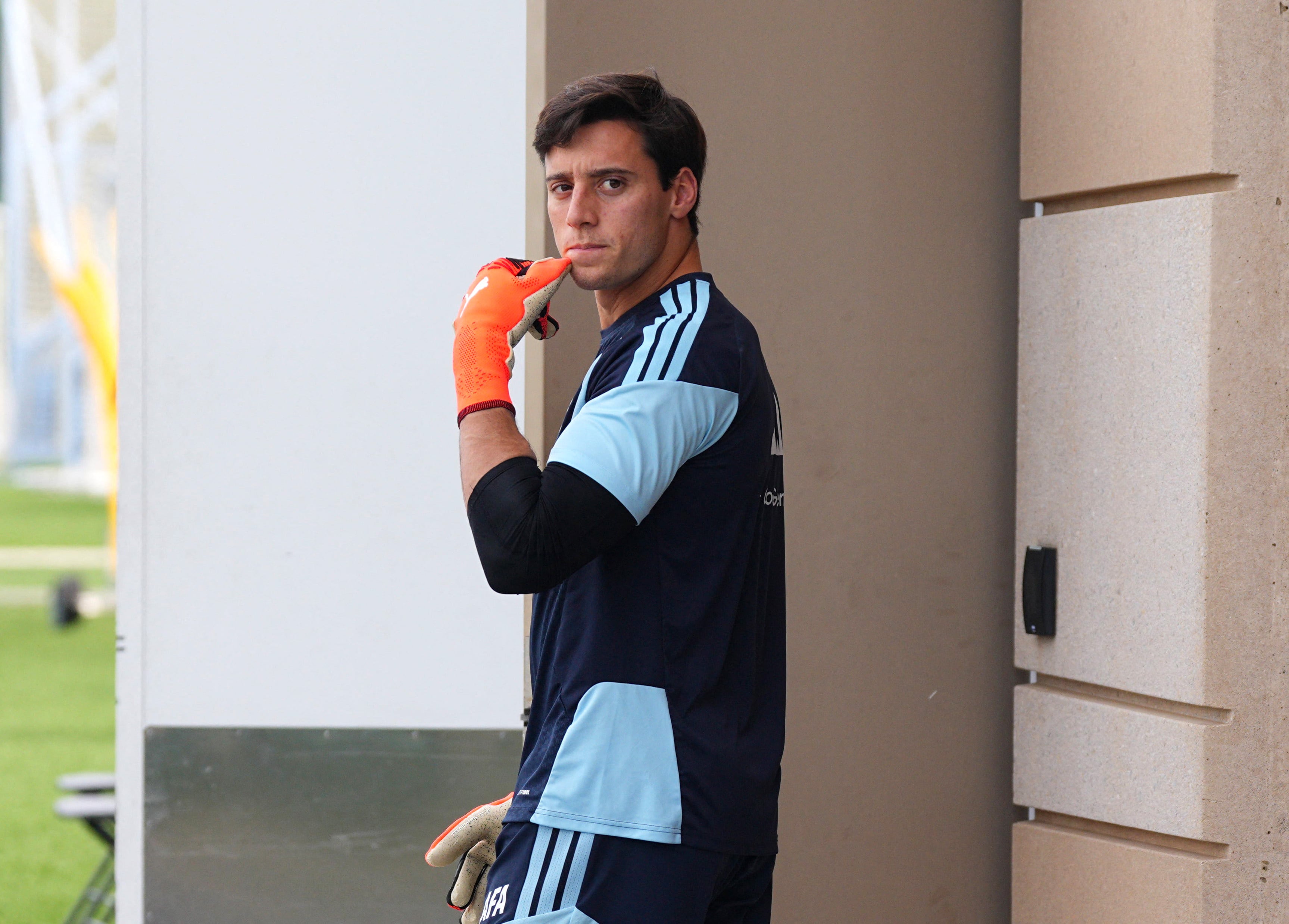 El arquero de 21 años ya fue convocado por Lionel Scaloni para formar parte del plantel de la Selección argentina. (Foto: REUTERS)