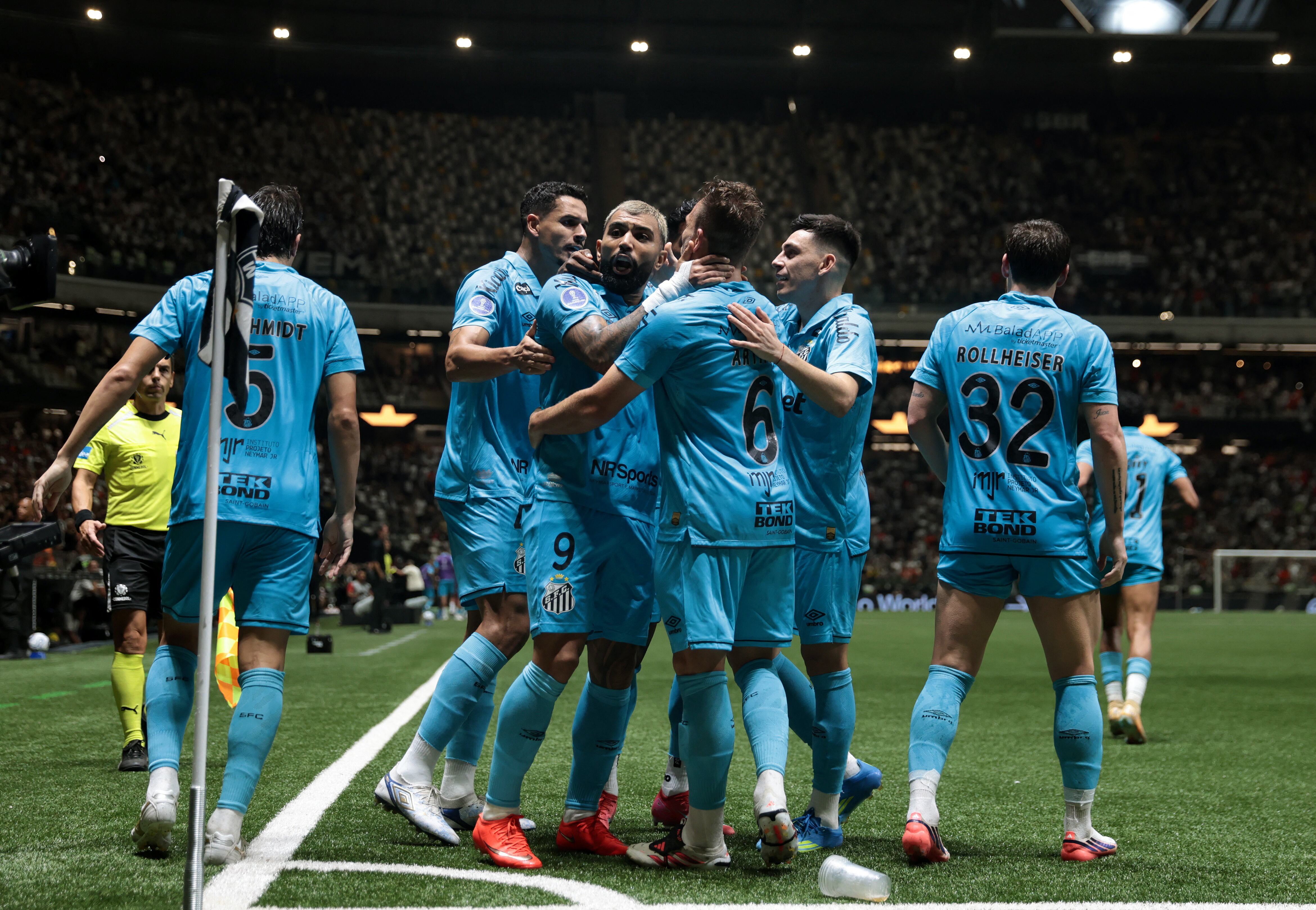 Atl.Mineiro vs Santos por los cuartos de final de la Copa Sudamericana del 2026.