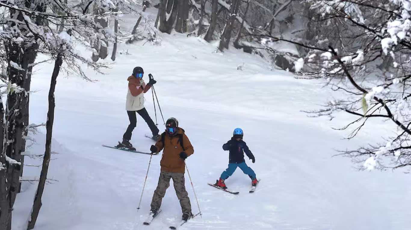 Una avalancha se desprendió en una zona no habilitada del Cerro Chapelco. (Foto: Prensa Turismo San Martín de los Andes)