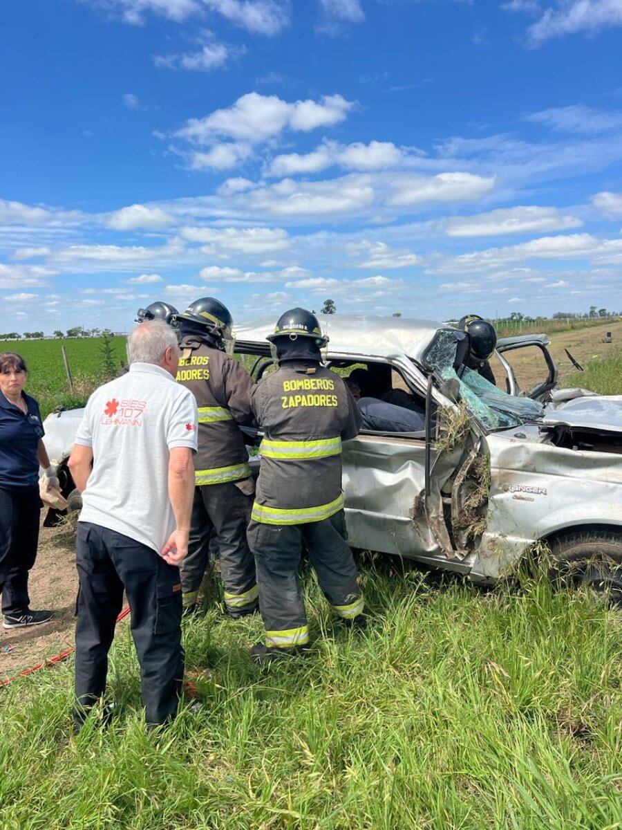Así quedó la camioneta en la que viajaba la pareja. (Foto: Rafaela Noticias)