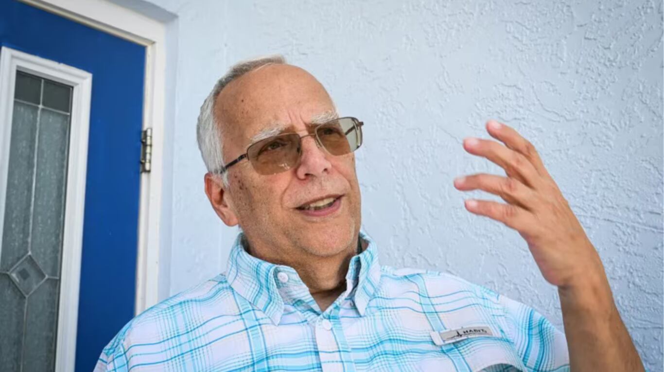 Louis Prevost, el hermano mayor del papa León XIV está internado bajo tratamiento por cáncer. (Foto: AP)