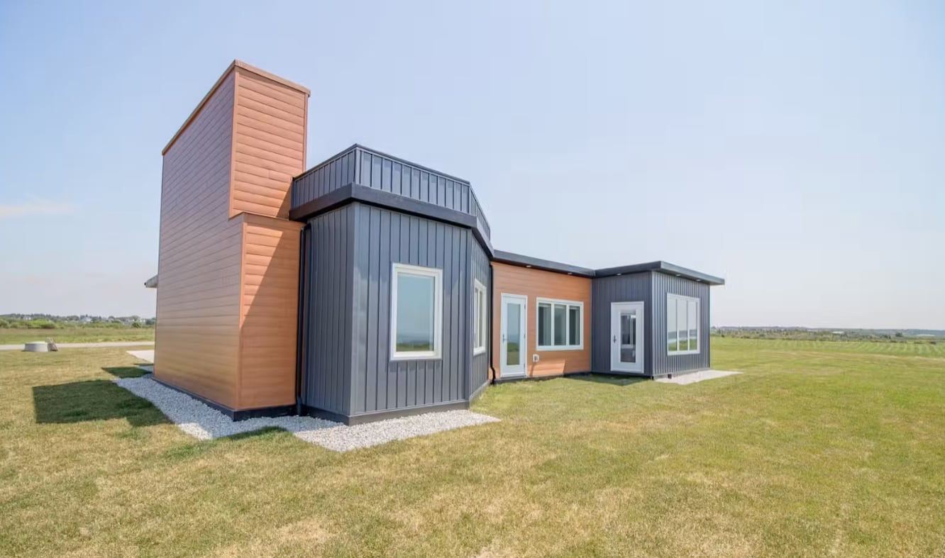 Cómo construyeron la casa con 612.000 botellas de plástico recicladas. (Foto: Dwell)
